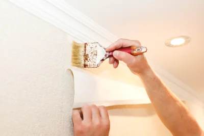 Pose de papier peint à Mirebeau — revêtements muraux et toiles de verre